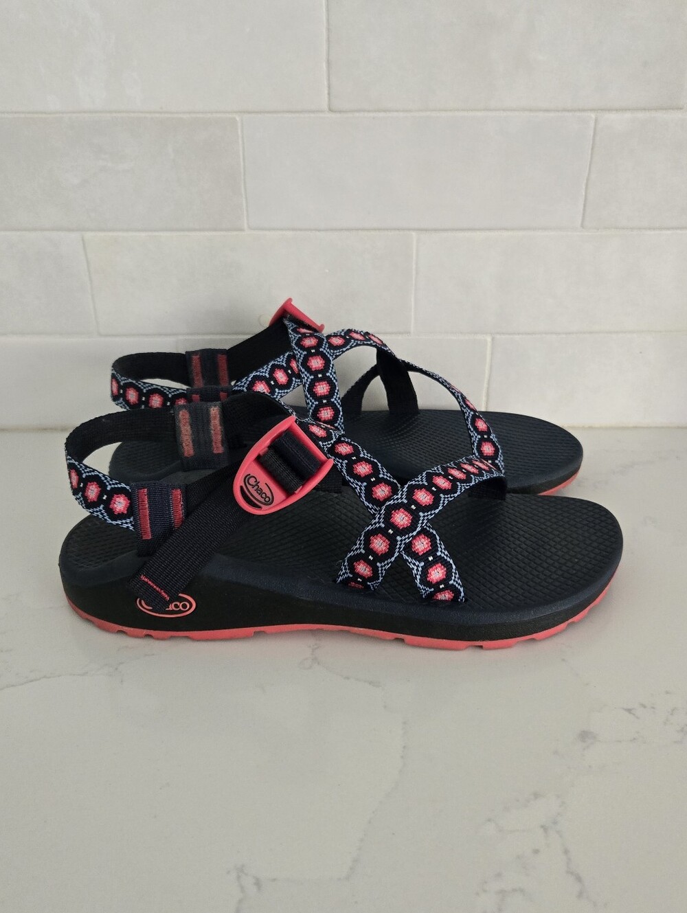Chaco Z/Cloud Waterproof Hiking Sandals Marquis Enwild Navy Pink Floral Size 9